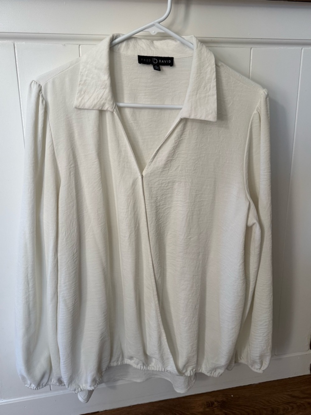 Fred David White Collared Pullover Blouse